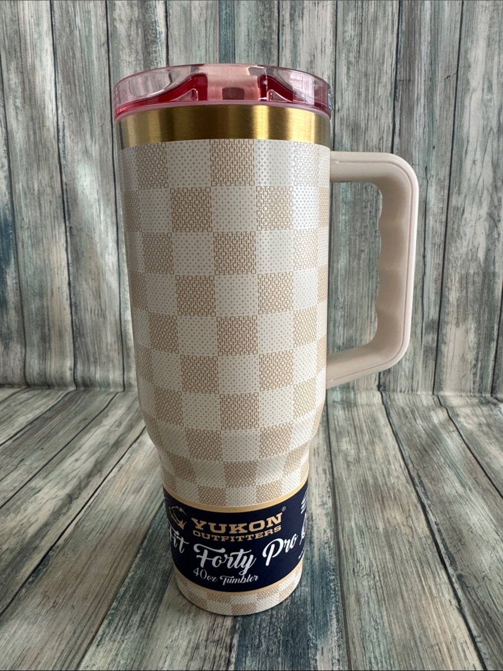 Yukon Outfitters Cream Checkered Travel Tumbler with Pink Lid (40 oz)